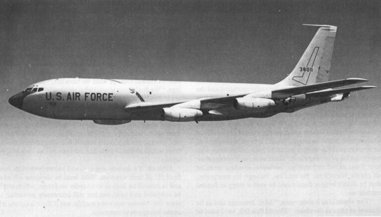 A Looking Glass plane is always airborne. COURTESY OF THE STRATEGIC AIR COMMAND